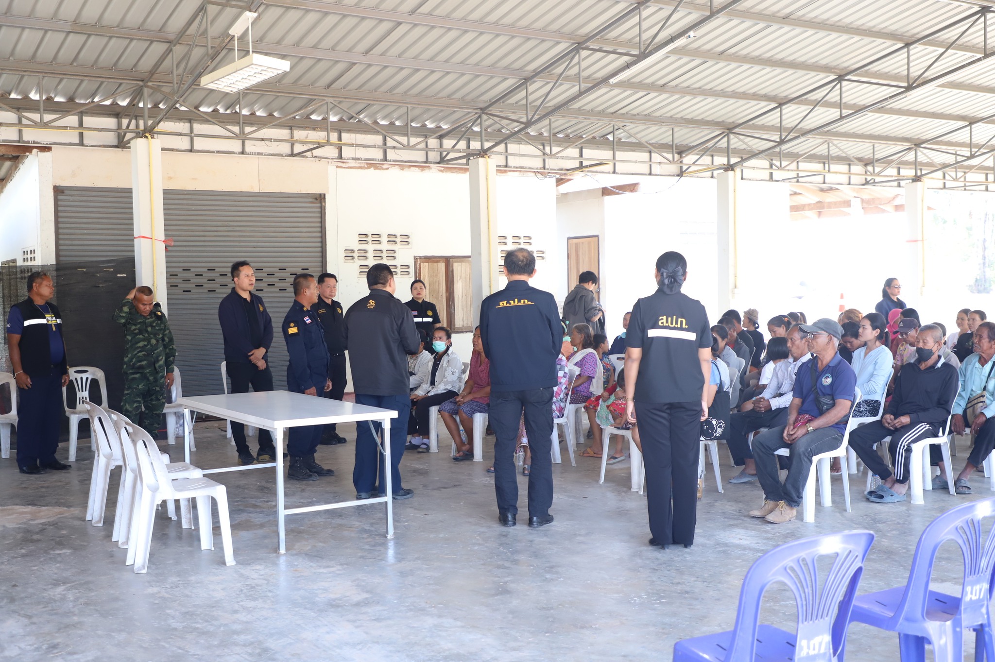 title - เลขาฯ ส.ป.ก. รุดให้กำลังใจพี่น้องเกษตรกรในเขตปฏิรูปที่ดินพื้นที่ชายแดนอุบลฯ ใกล้จุดสู้รบเพียง 7 กม.